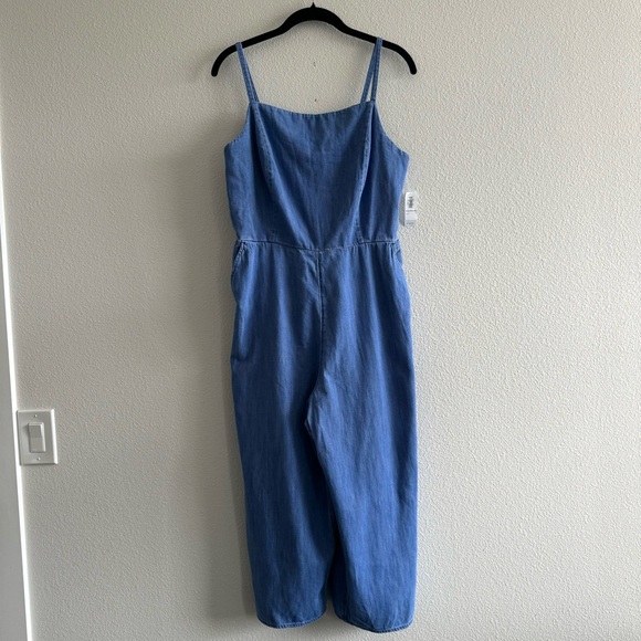 NWT Old Navy Sleeveless Chambray Cami Jumpsuit Blue Cropped Cotton Wide Leg - Picture 4 of 15